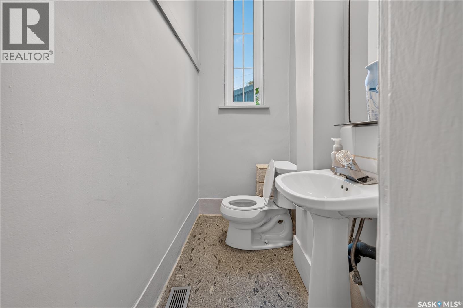 1736 Dewdney AVENUE, Regina — photo 18