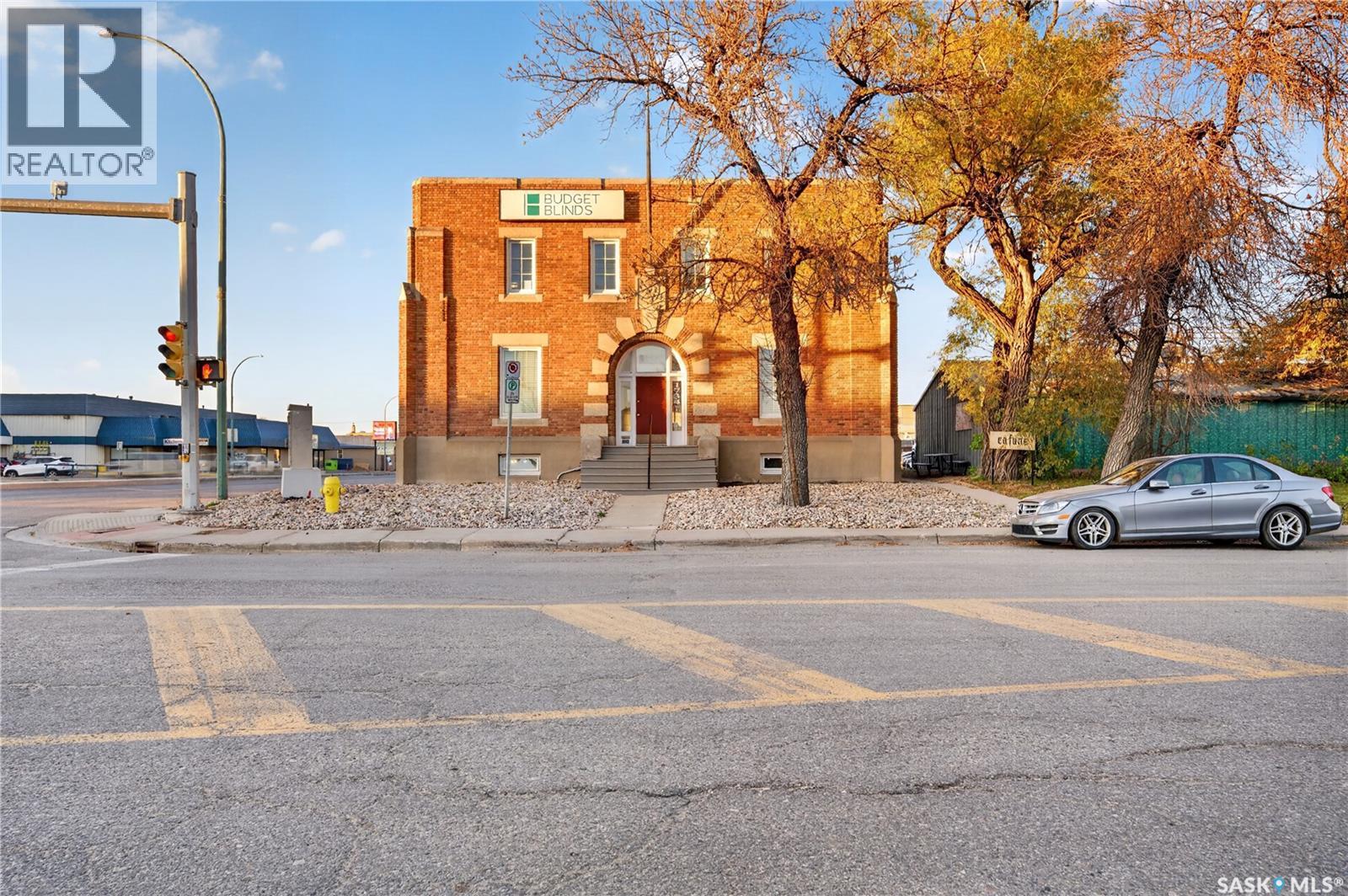 1736 Dewdney AVENUE, Regina — photo 2
