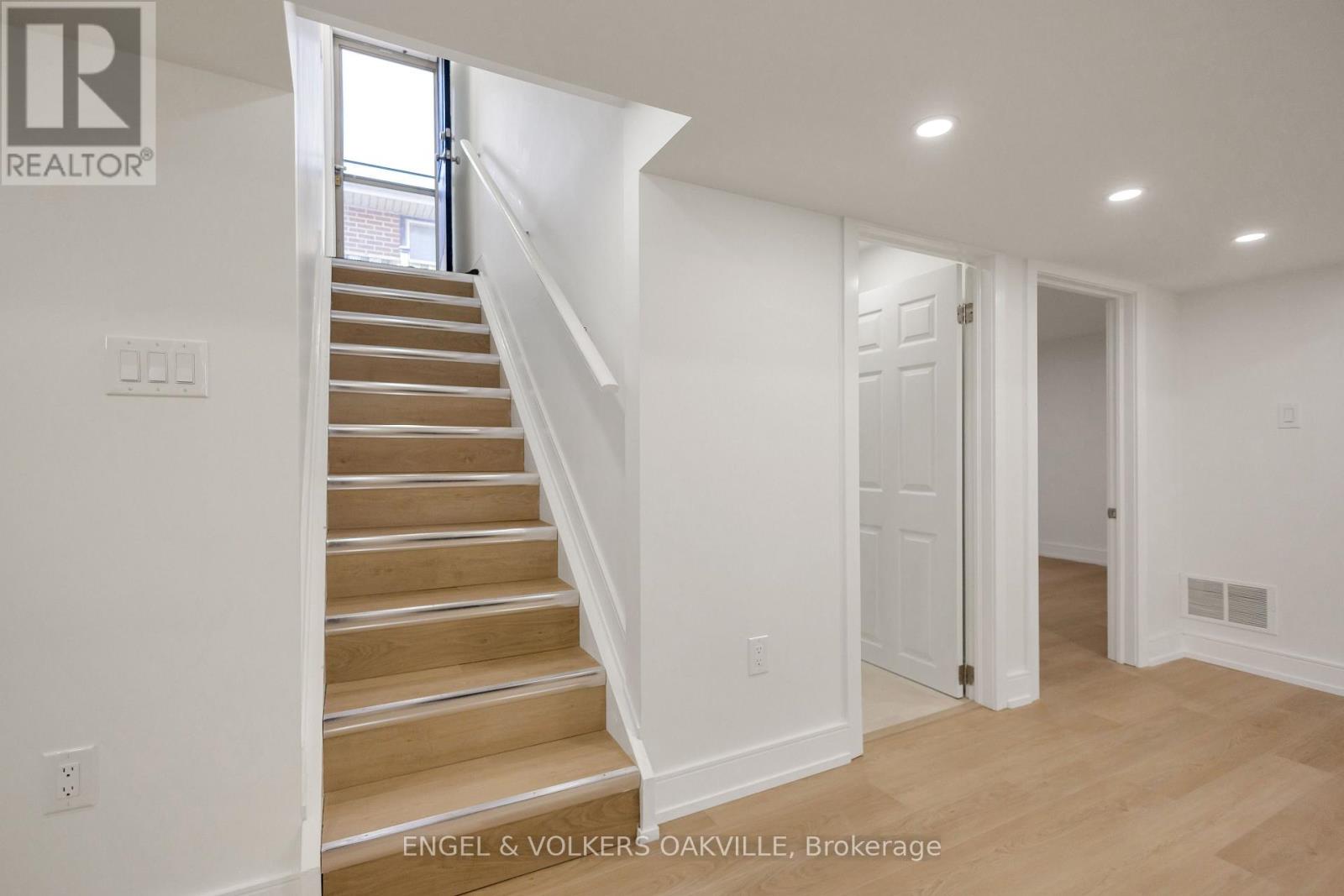 25 Hines Crescent, London South, ON photo 33