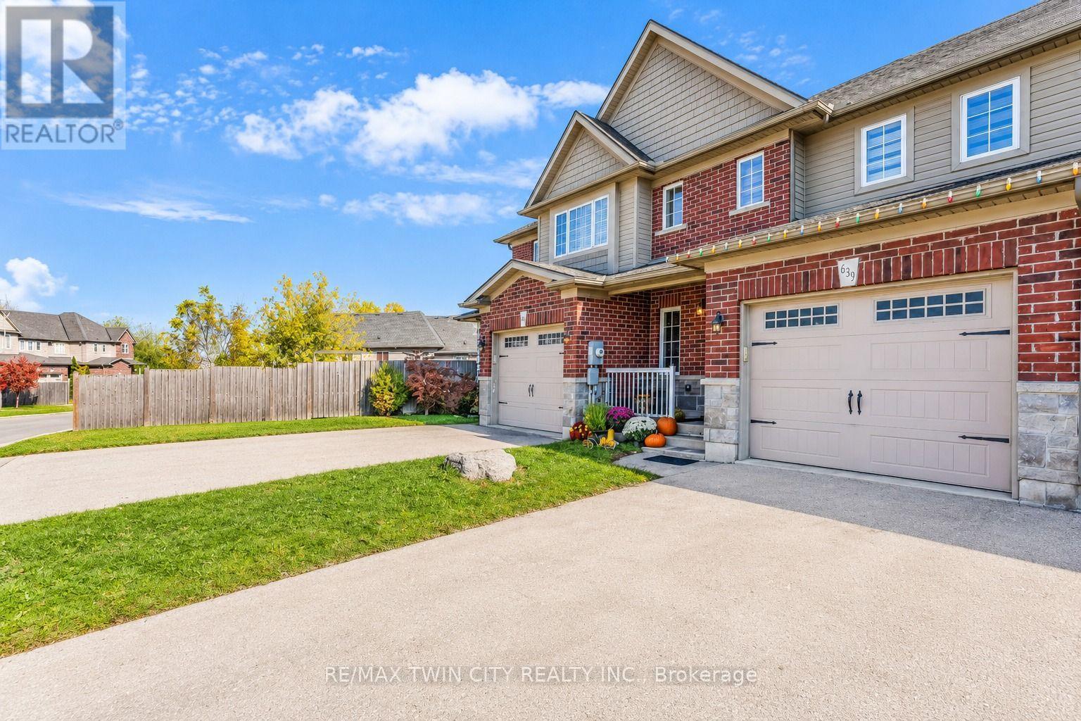 639 CRAWFORD Crescent, Woodstock, ON photo 2