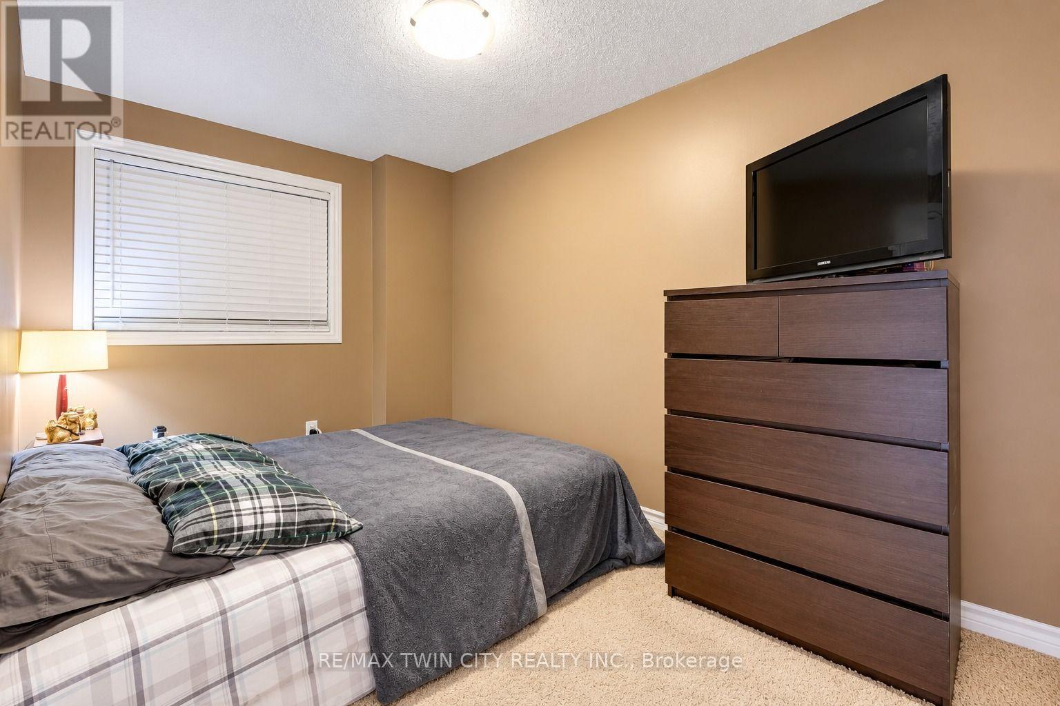 639 CRAWFORD Crescent, Woodstock, ON photo 33