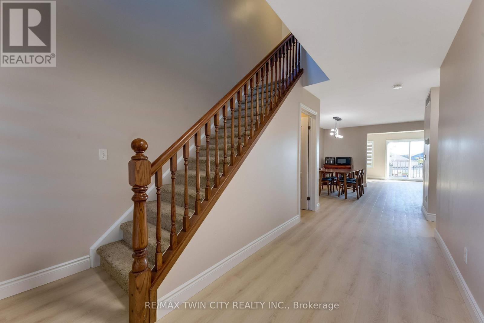 639 CRAWFORD Crescent, Woodstock, ON photo 5
