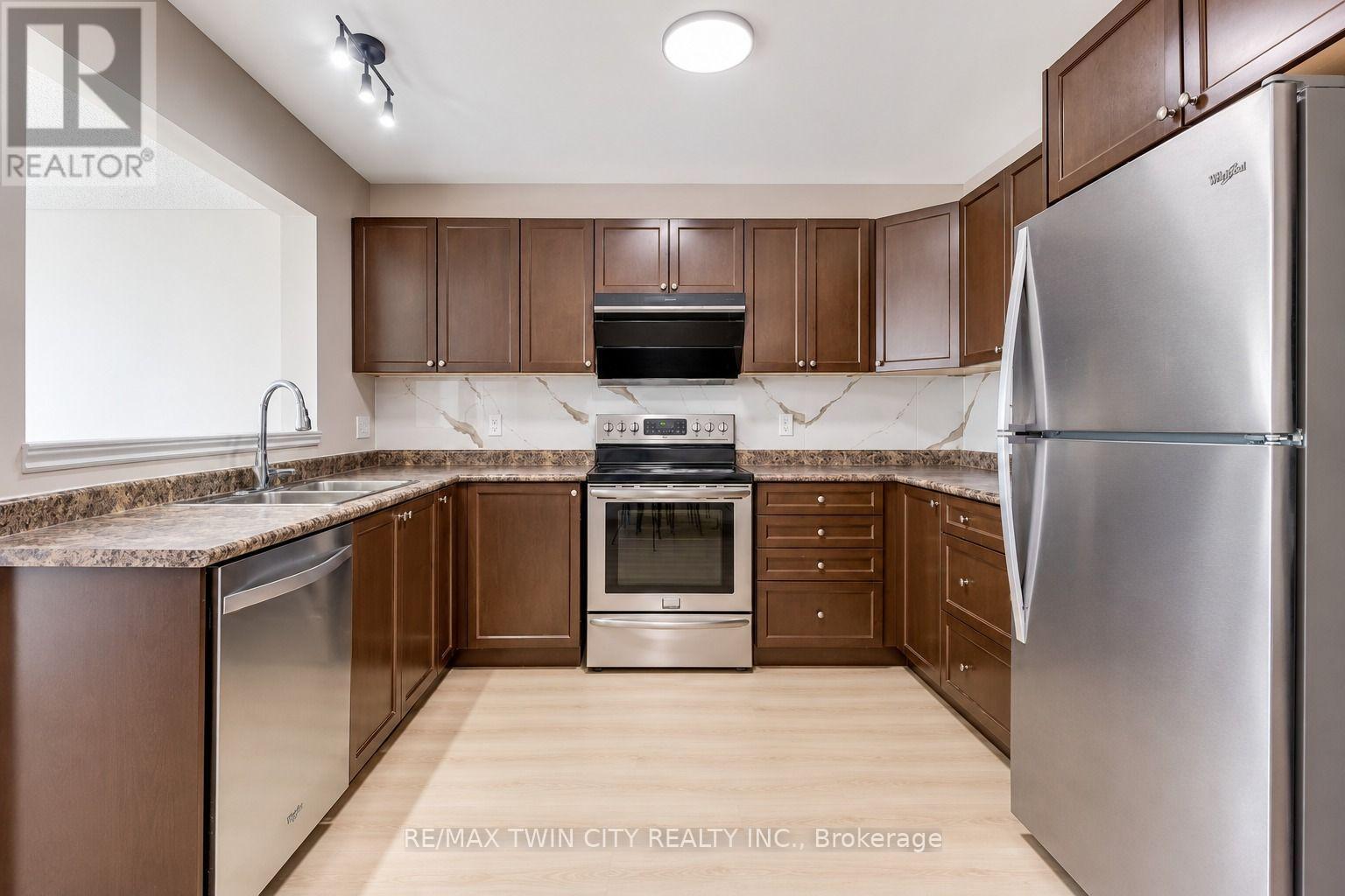 639 CRAWFORD Crescent, Woodstock, ON photo 8