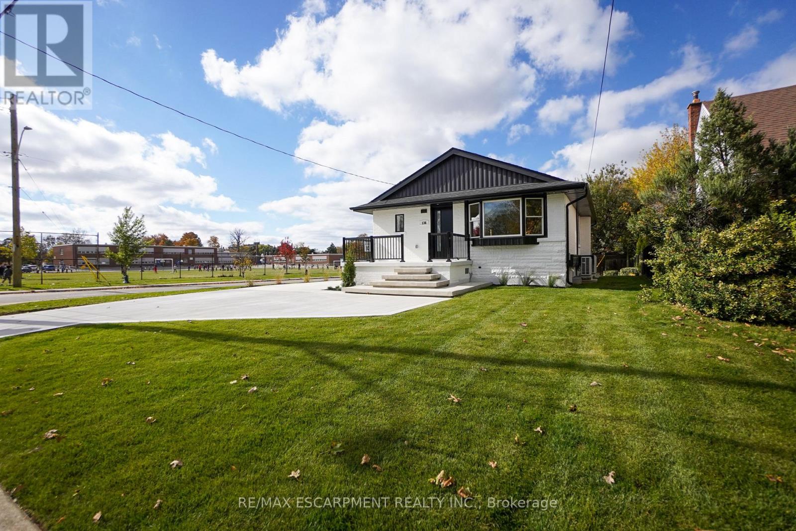 136 Warren Avenue, Hamilton, ON photo 2