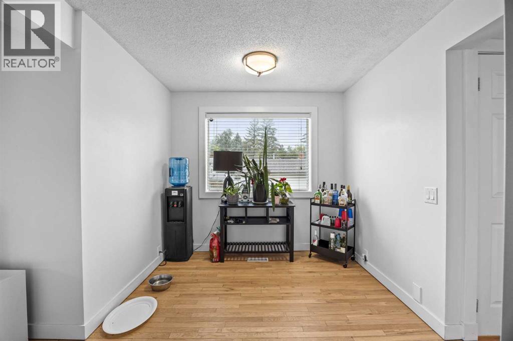 2320 woodview Drive SW, Calgary — photo 14