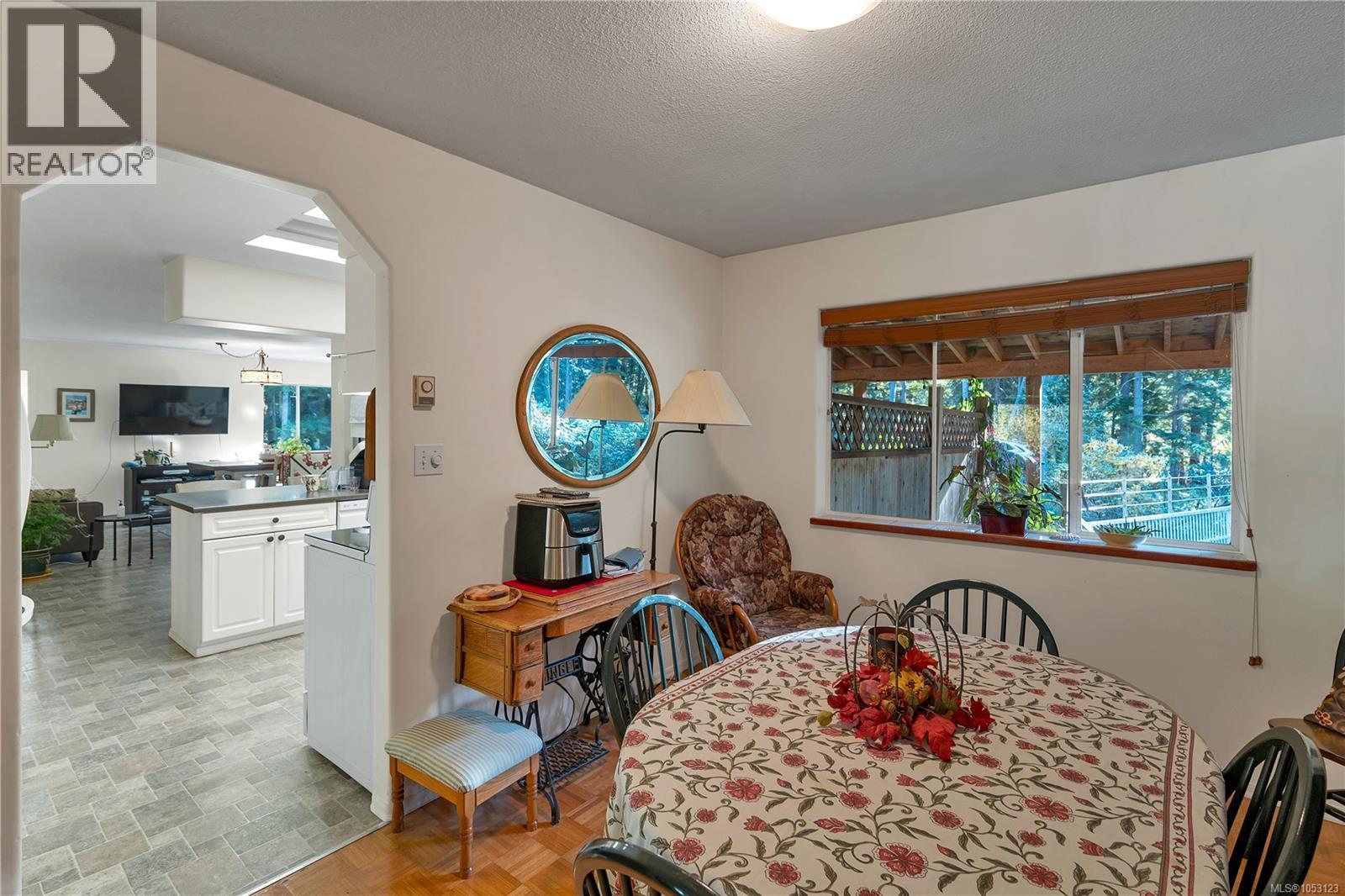 1492 Hyacinthe Bay Rd - 15