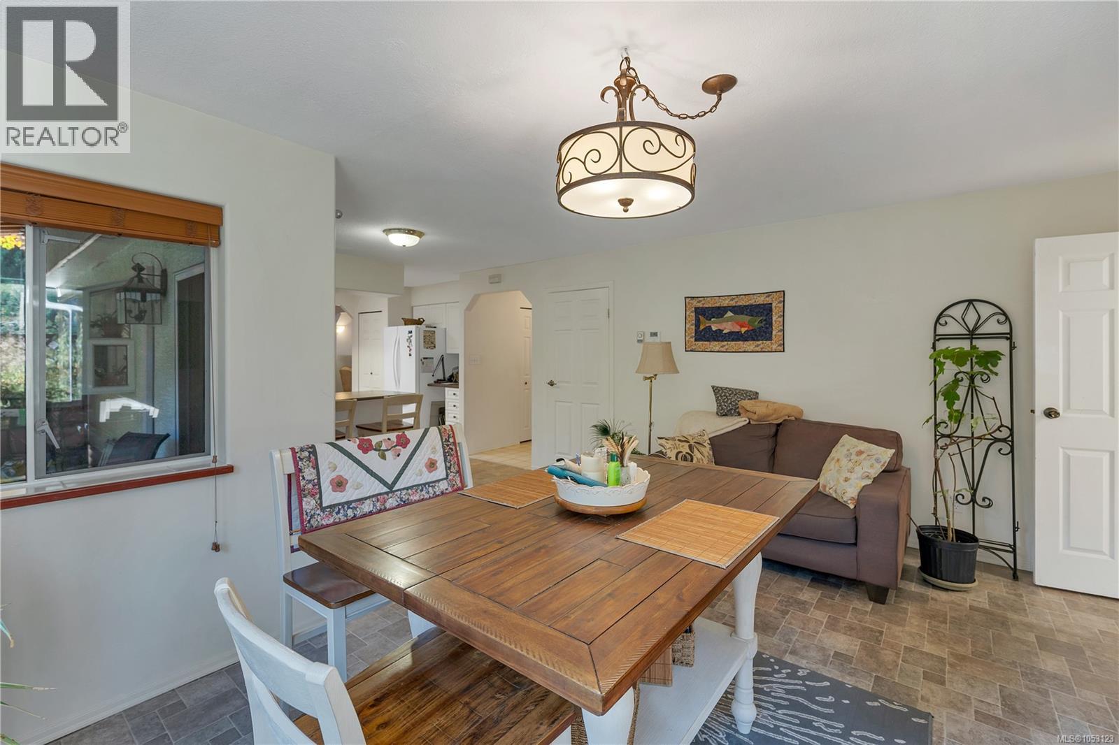 1492 Hyacinthe Bay Rd - 25