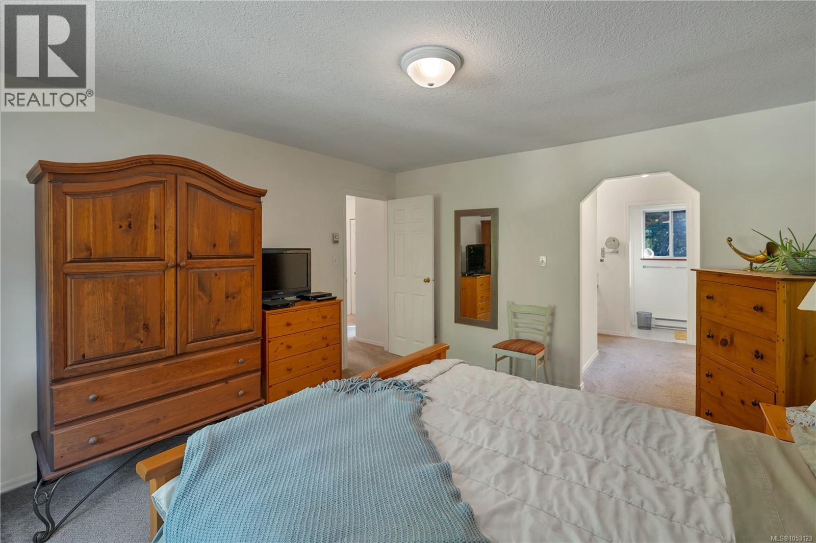 1492 Hyacinthe Bay Rd - 41