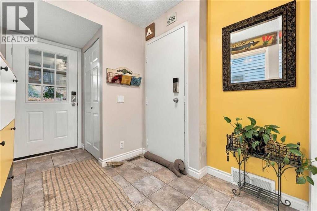 512 Point Mckay Grove NW, Calgary — photo 6