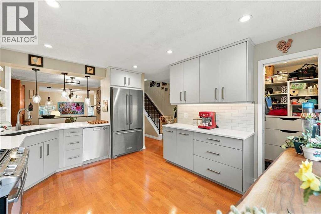 512 Point Mckay Grove NW, Calgary — photo 19