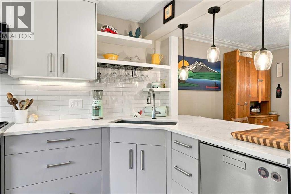 512 Point Mckay Grove NW, Calgary — photo 21