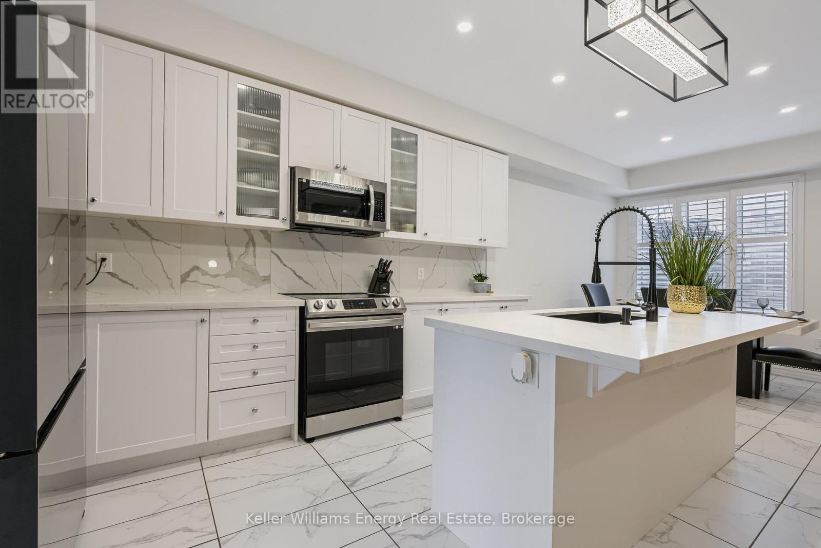 165 Coronation Road, Whitby, ON photo 7