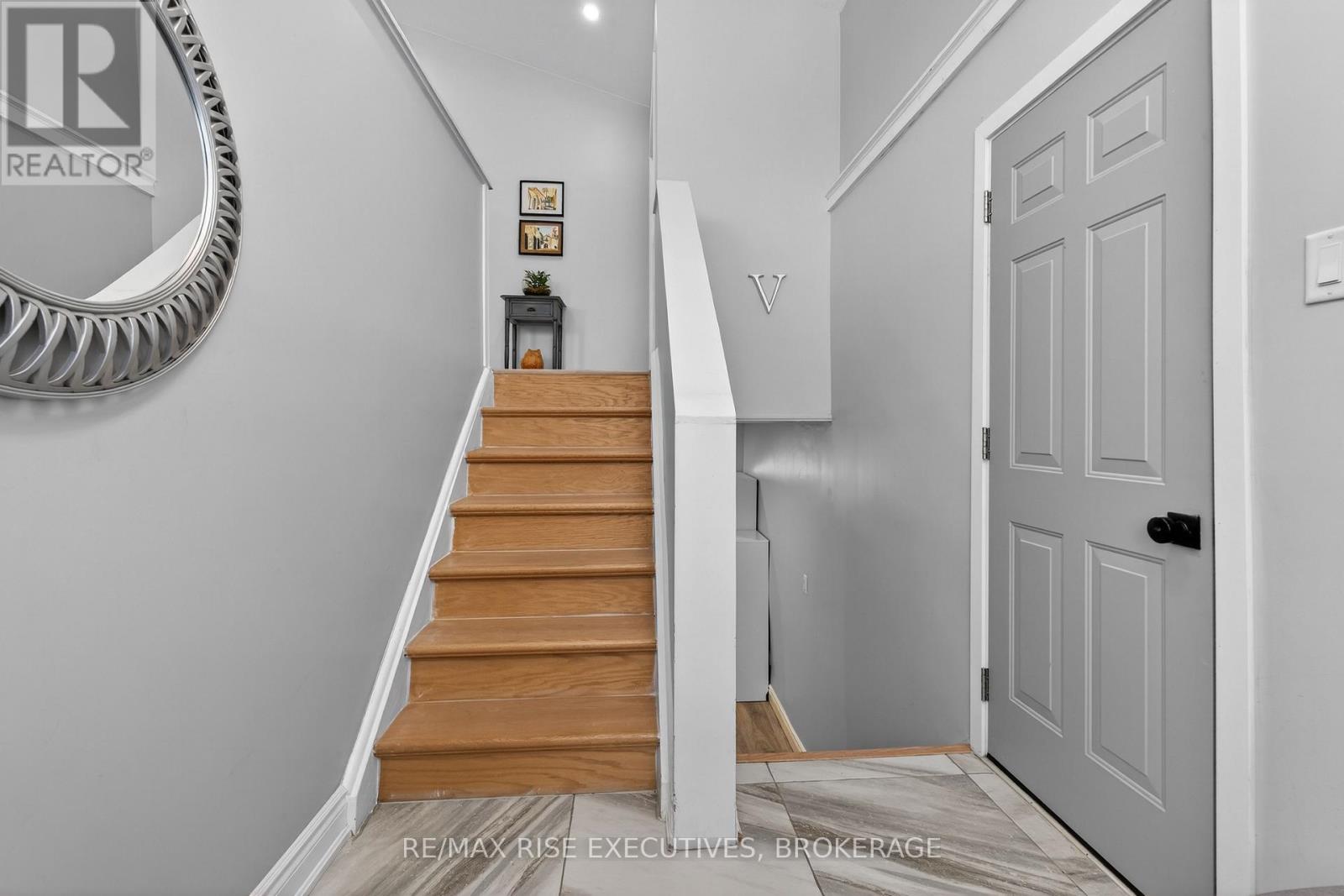 1302 MONTREAL STREET, Kingston — photo 2