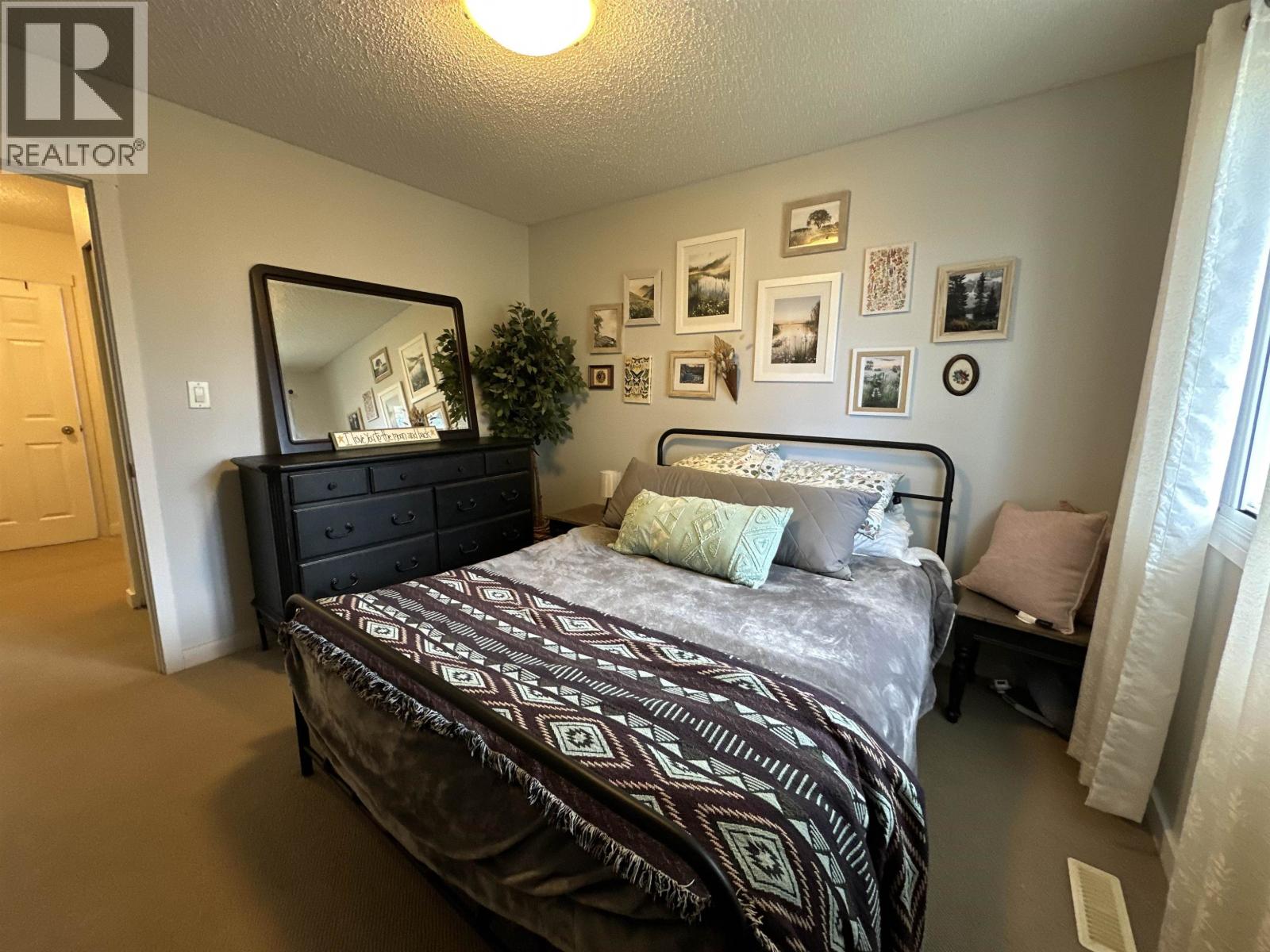 10406 88A STREET - 21