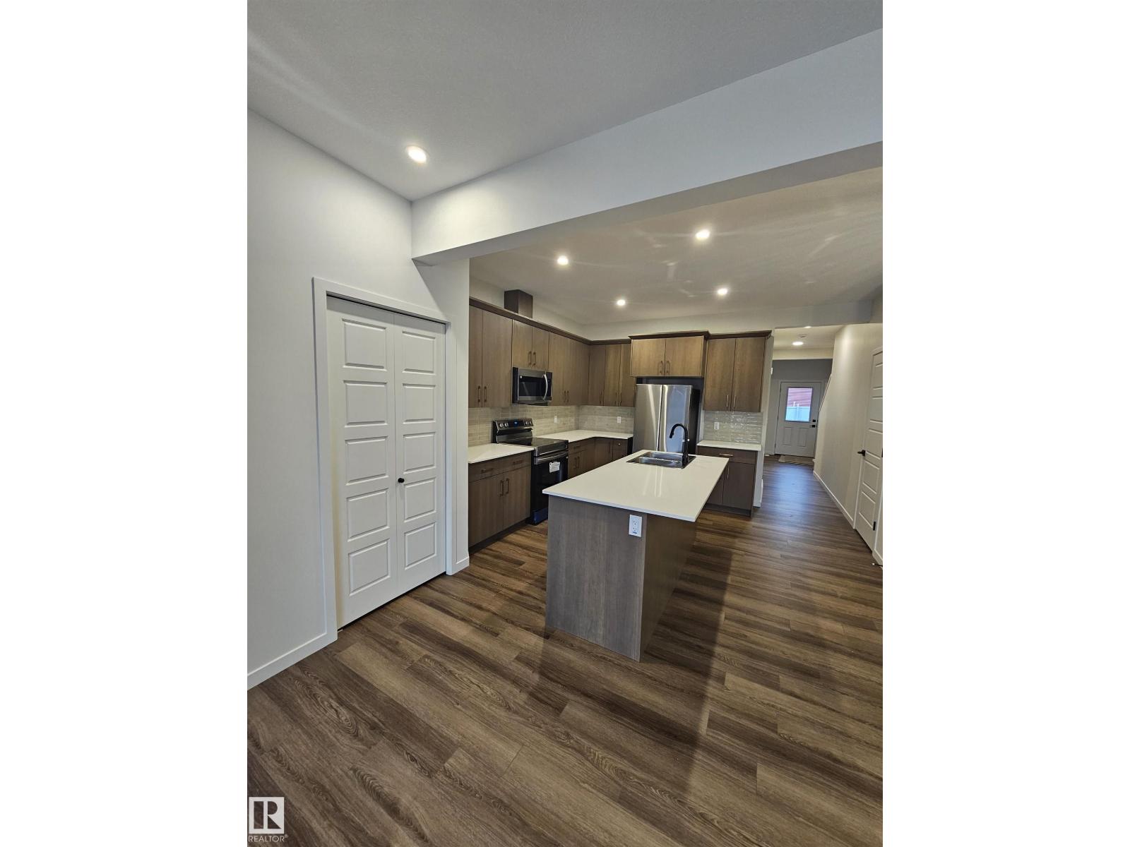 3605 Triomphe BV, Beaumont — photo 11