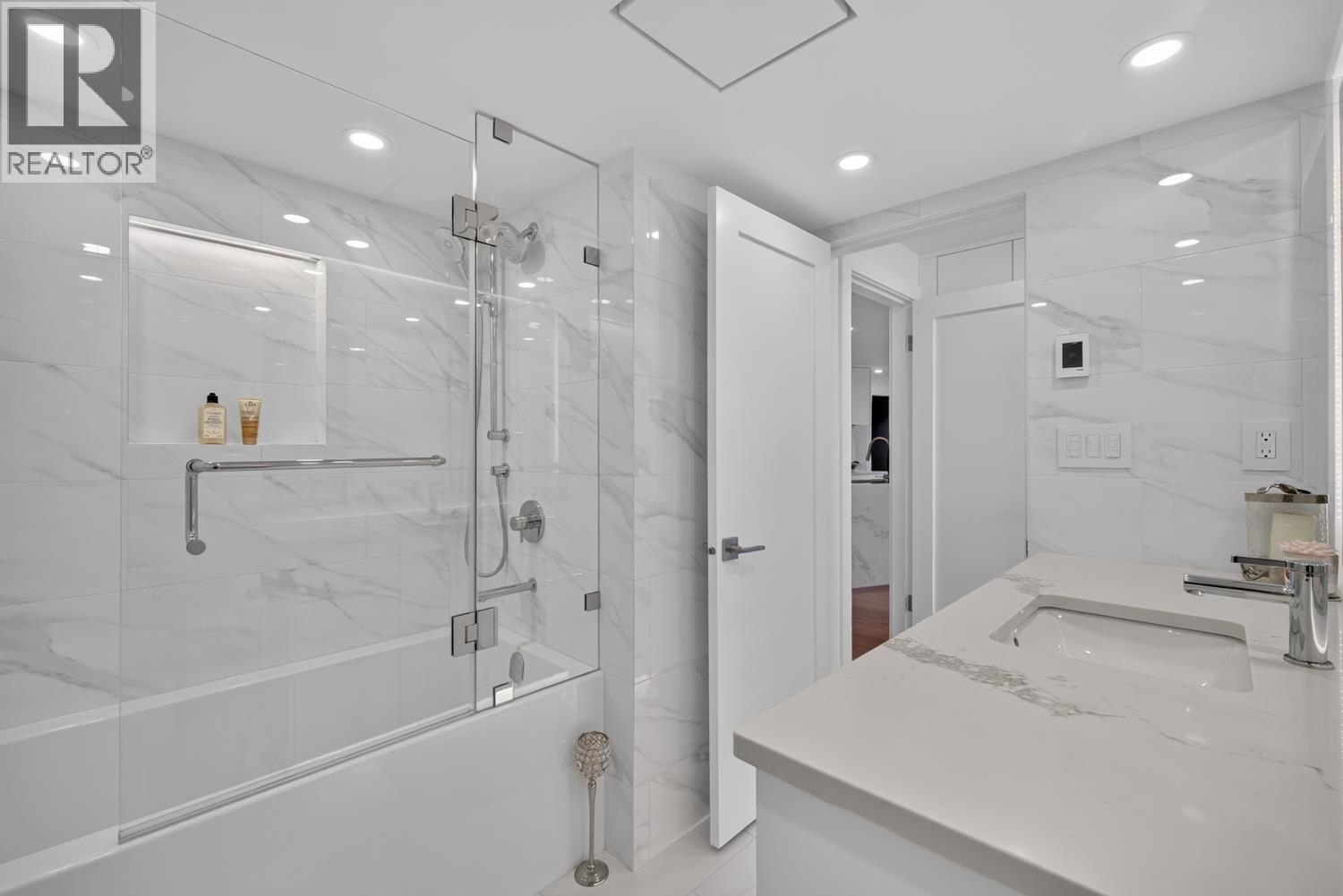 903 995 Roche Point Drive, North Vancouver — photo 24