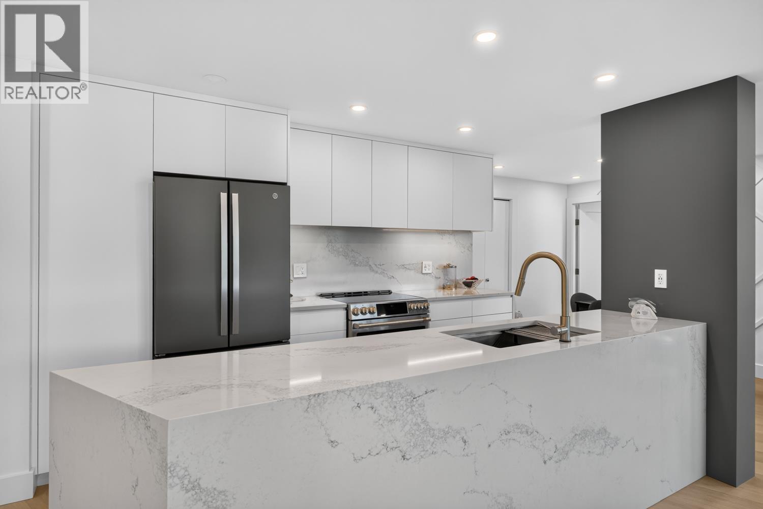 903 995 Roche Point Drive, North Vancouver — photo 4