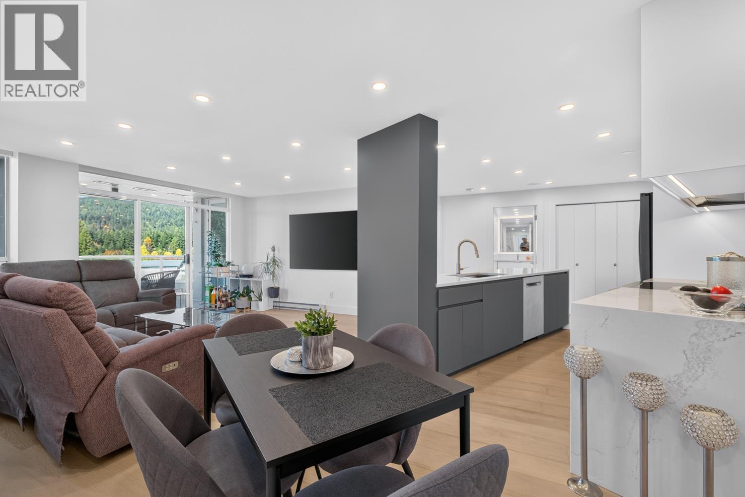 903 995 Roche Point Drive, North Vancouver — photo 8