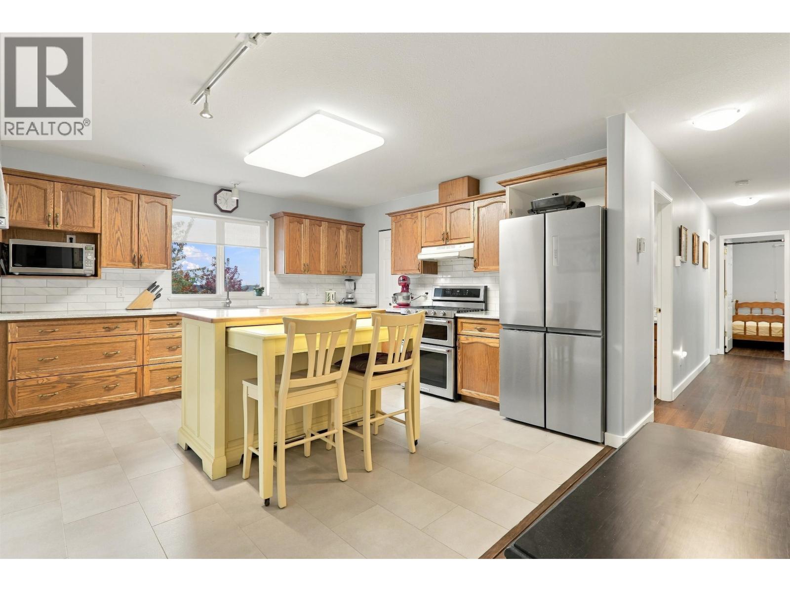 811 AURORA Way, Gibsons