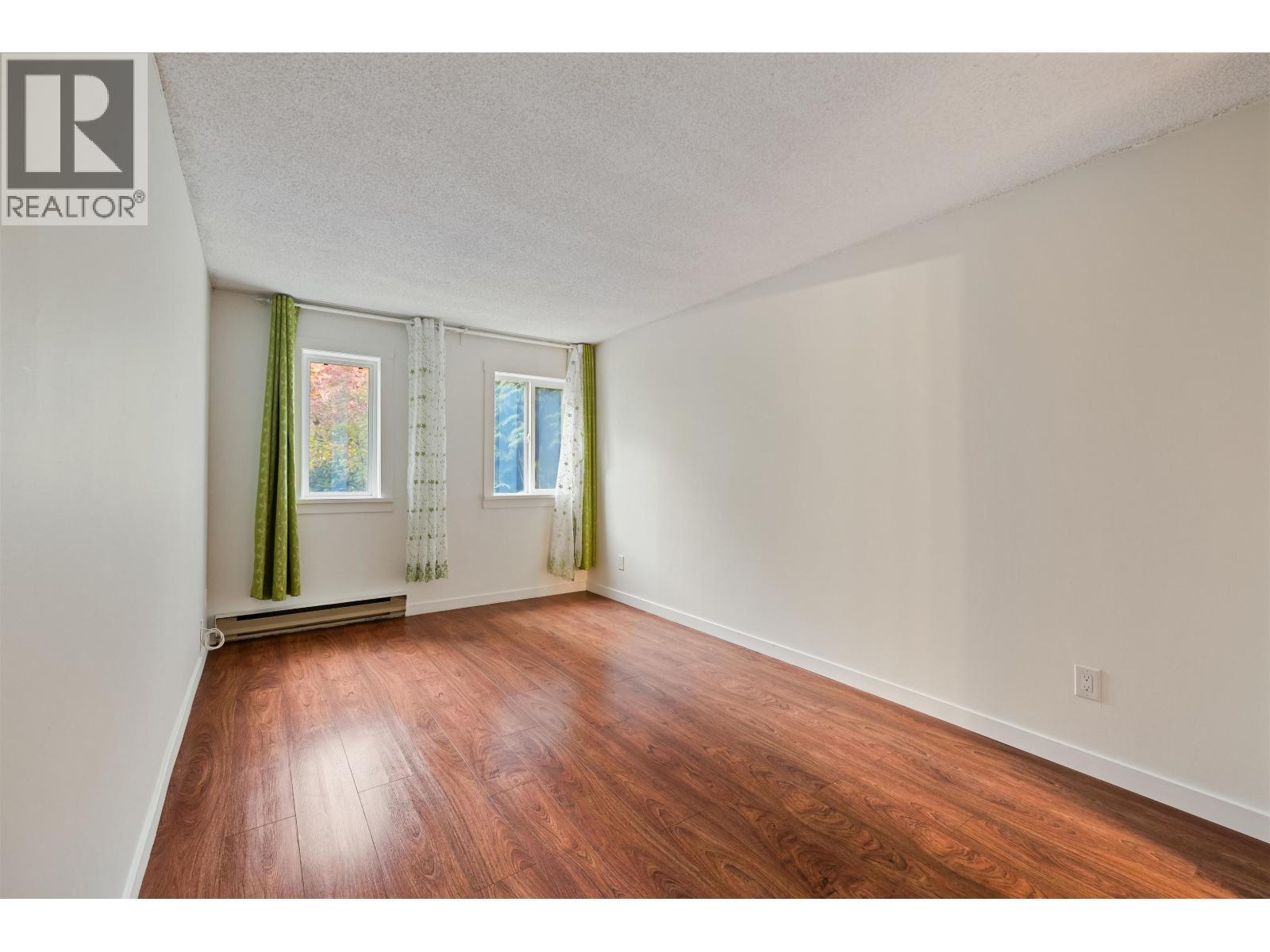 106 9880 Manchester Drive, Burnaby — photo 10