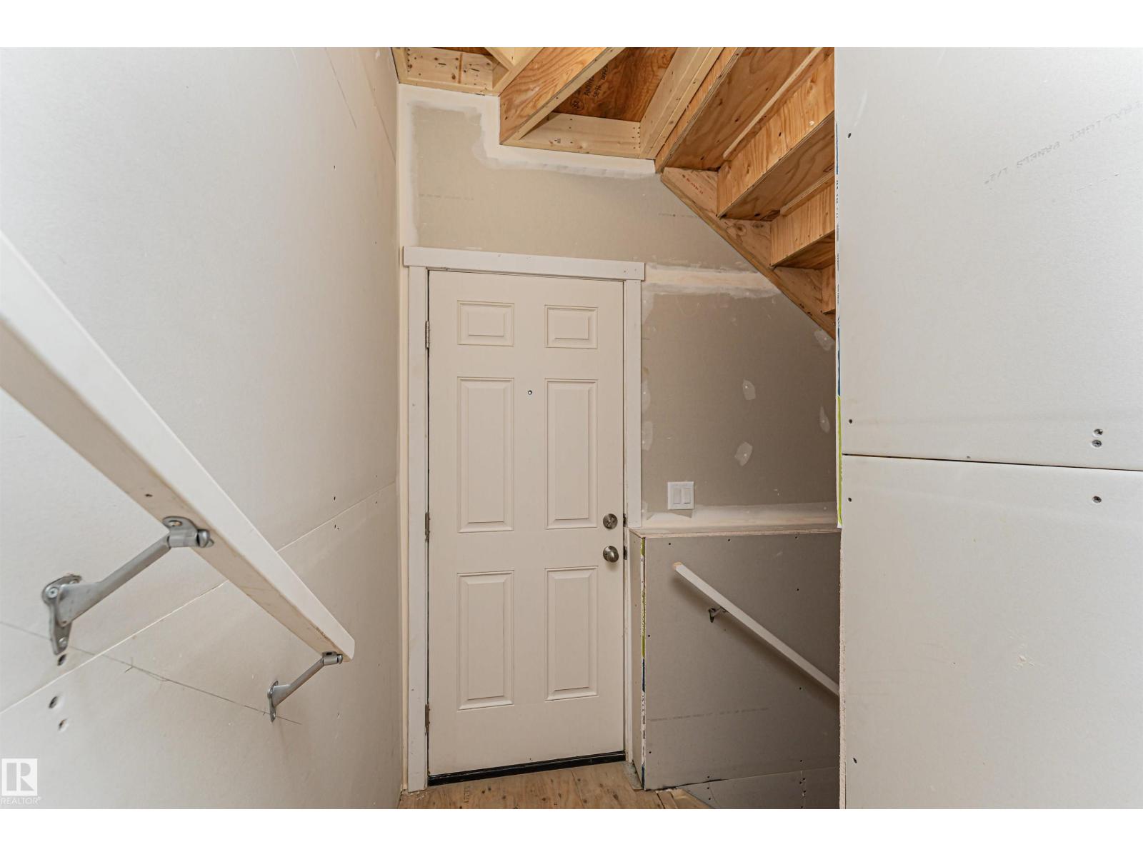 3896 Wren CR NW, Edmonton — photo 24