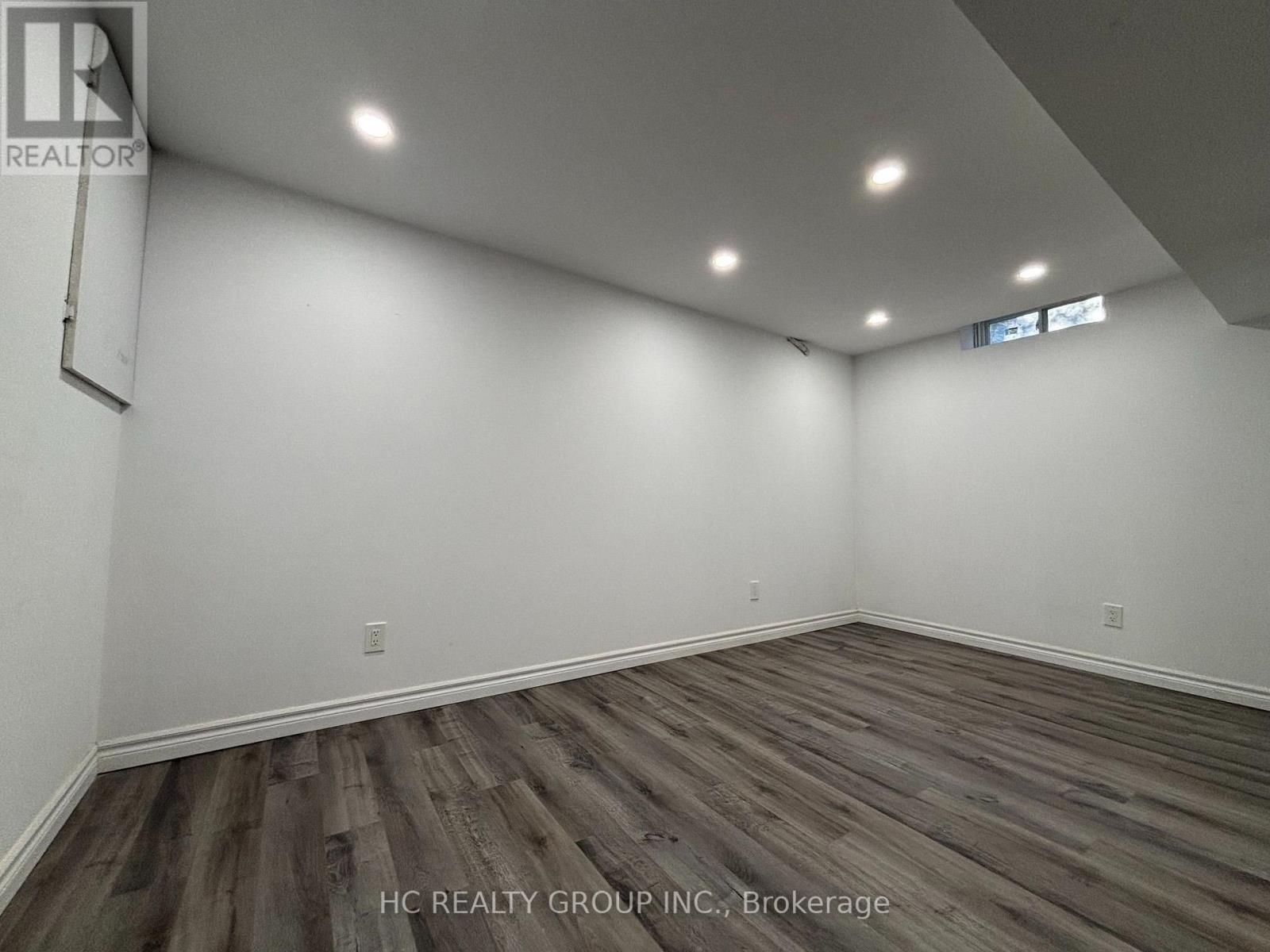 27 Lucas Lane, Ajax, ON photo 12