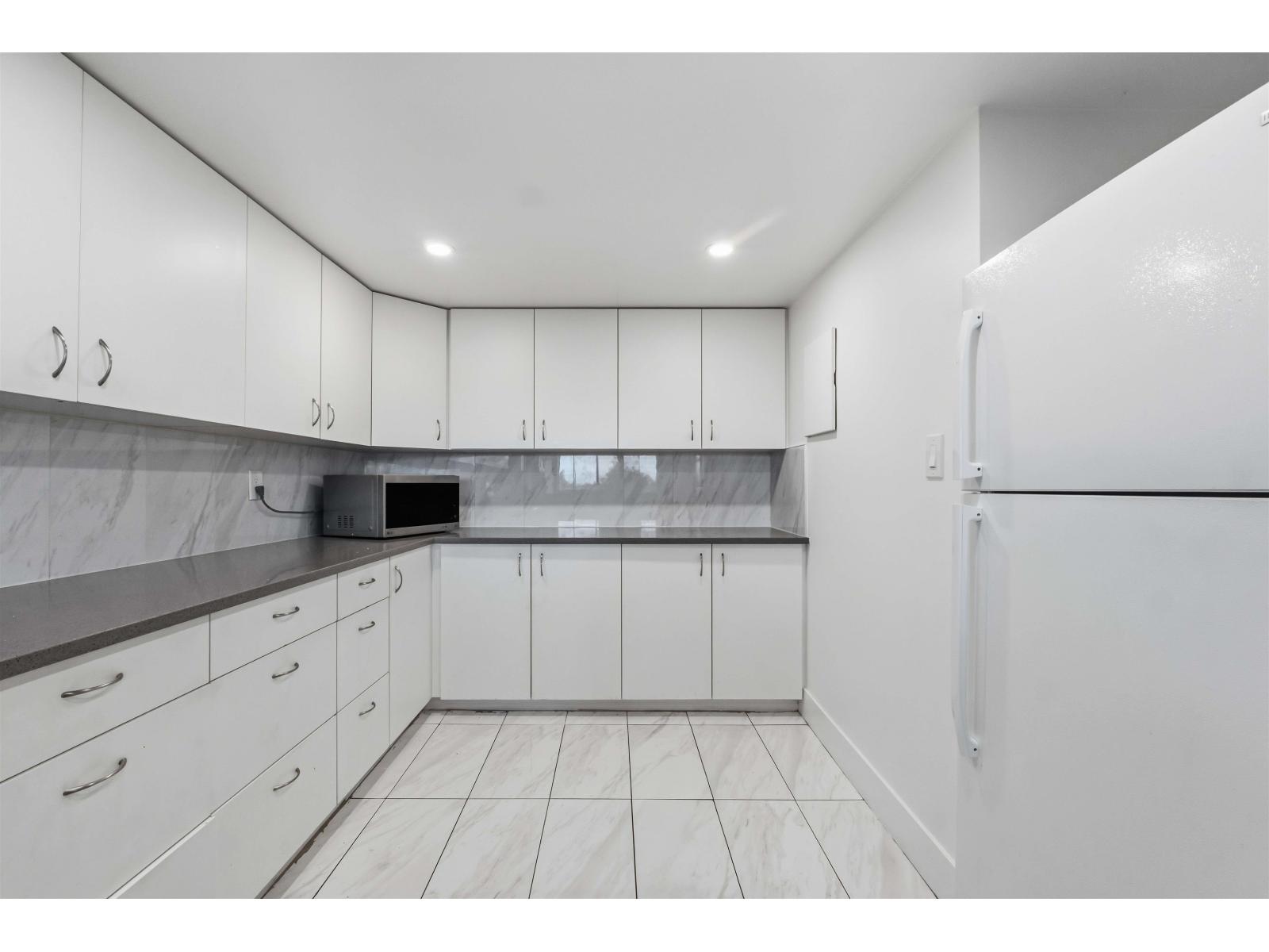 2 Bed, 2 Bath Apartment for Sale in Surrey – 706 14881 103A AVENUE, Surrey – MLS# R3178204 - Image 15