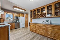 1041 Mcleod Avenue, Winnipeg, MB R2G2L1 Photo 11