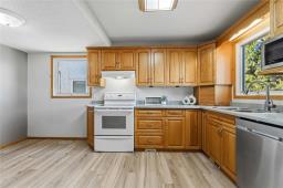 1041 Mcleod Avenue, Winnipeg, MB R2G2L1 Photo 13