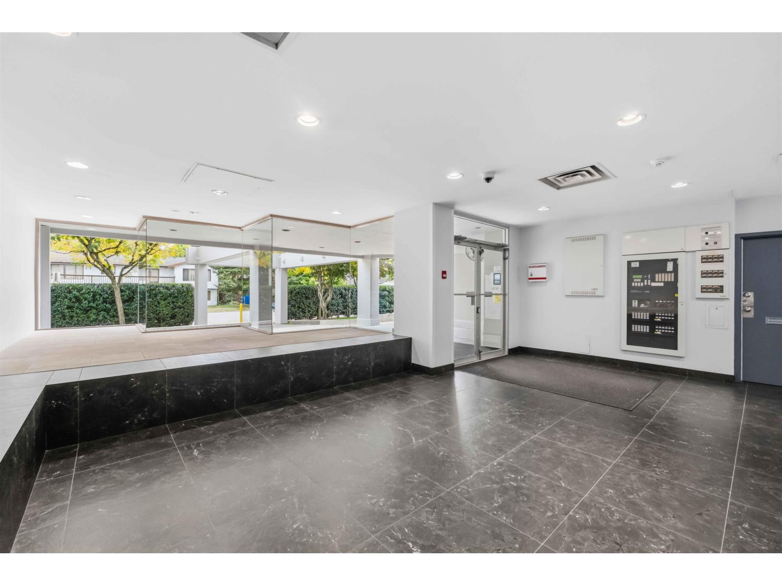 2 Bed, 2 Bath Apartment for Sale in Surrey – 706 14881 103A AVENUE, Surrey – MLS# R3178204 - Image 4