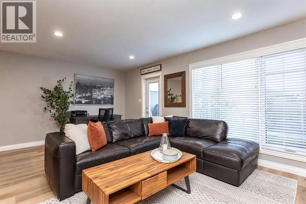 56 Van Slyke Way, photo 7 of 25