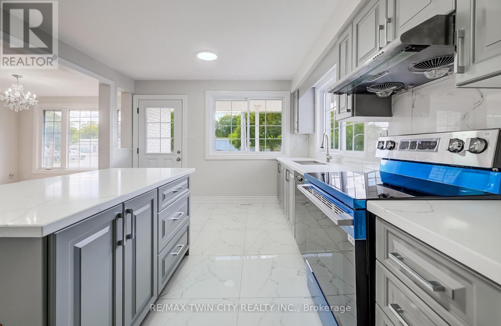 176 Samuelson Street, Cambridge, ON photo 10