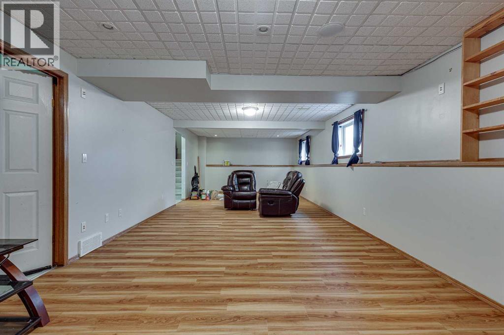 13 Dumas Crescent, photo 26 of 49