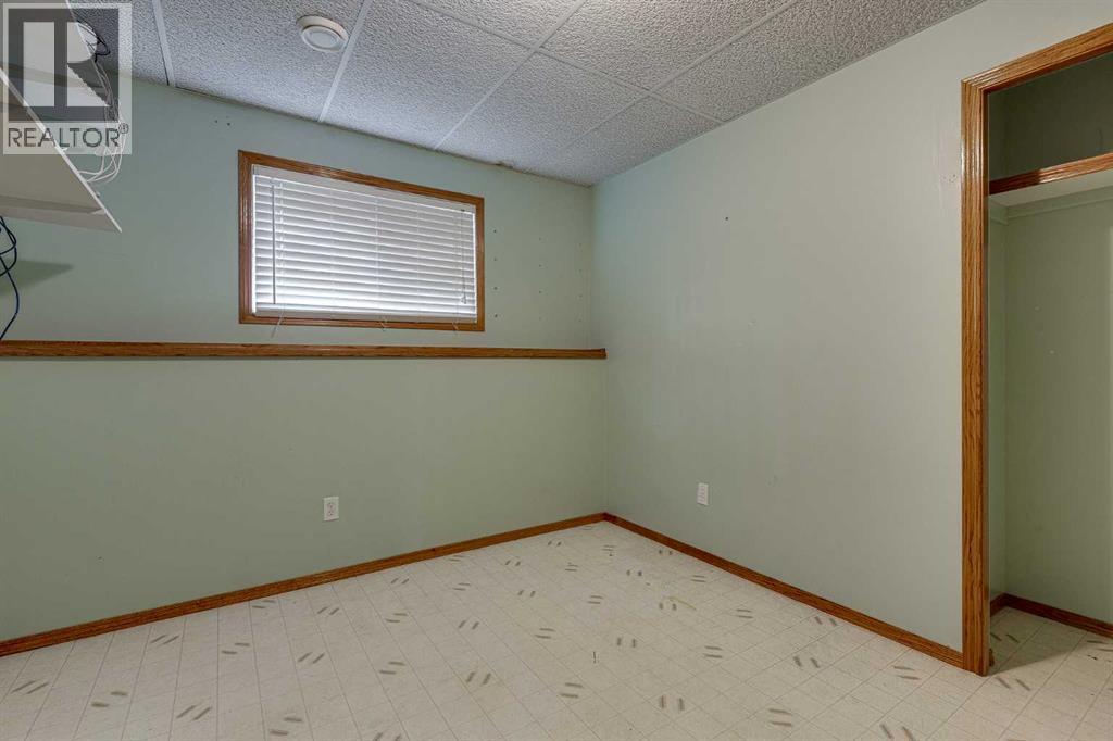13 Dumas Crescent, photo 28 of 49
