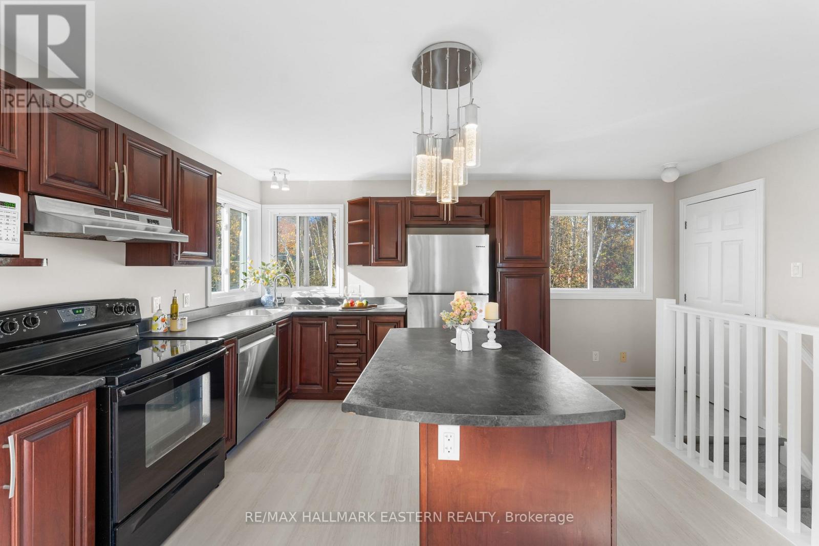 5219 Rice Lake Drive North, Hamilton Township, ON photo 9