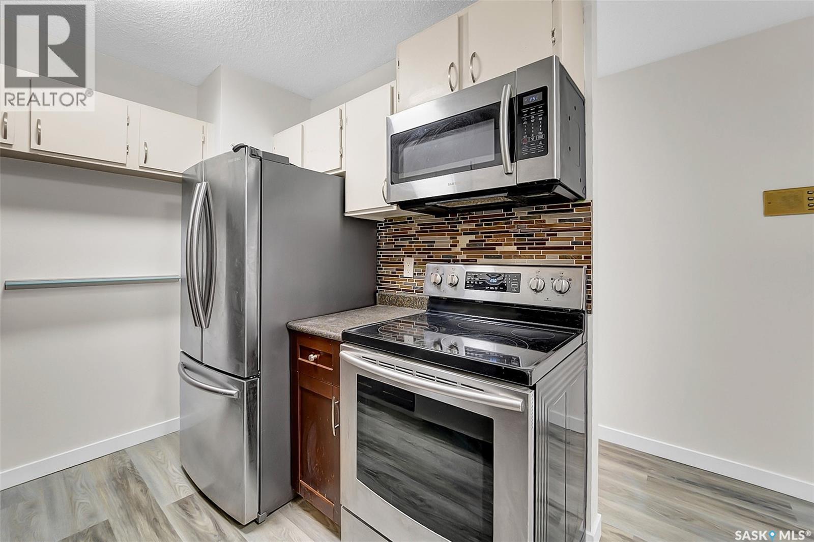 309 315 Tait CRESCENT, Saskatoon — photo 32
