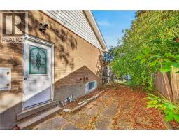 Primary Bedroom - 363 Duncombe Drive, Burlington, ON L7L4M2 Photo 6