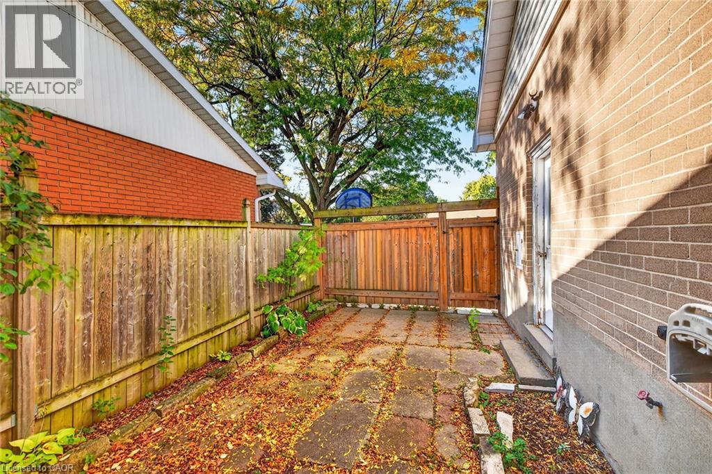 Photo of 363 DUNCOMBE Drive