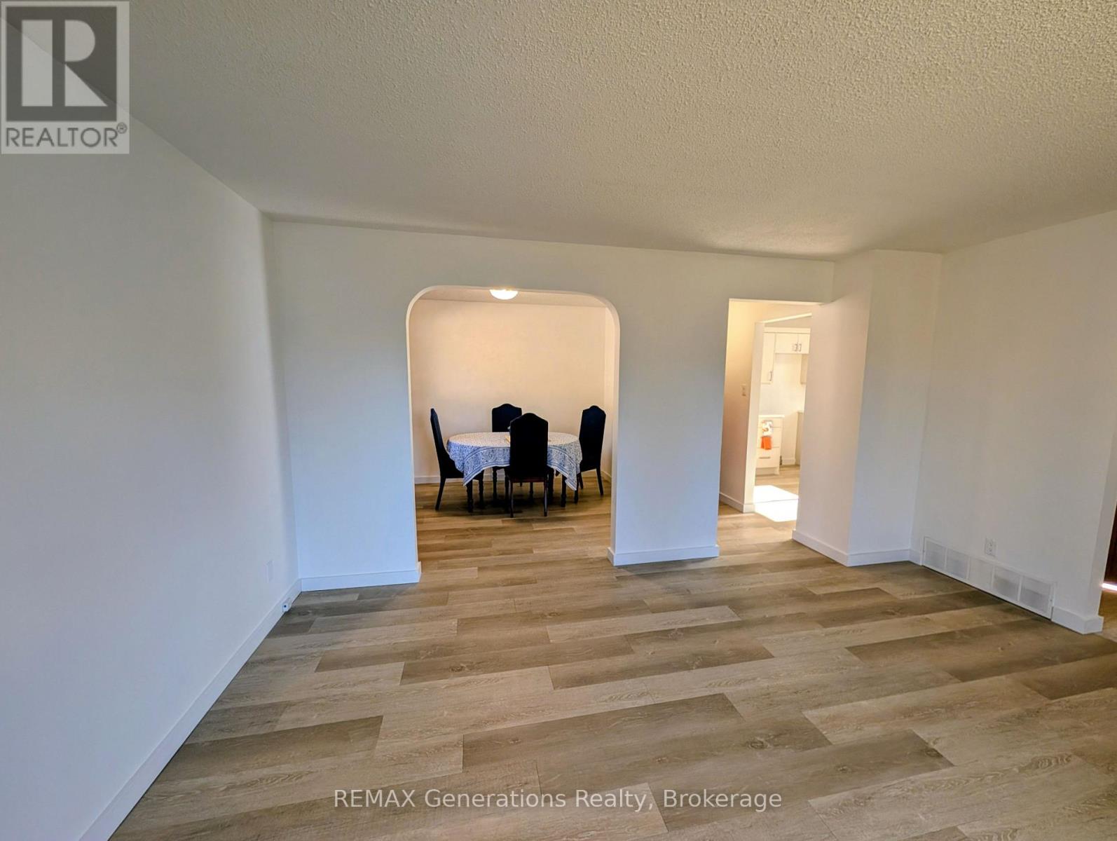 545 LANARK CRESCENT, Thunder Bay (County Park) — photo 3