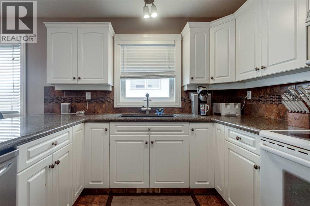 14 Kingston Drive, photo 9 of 50