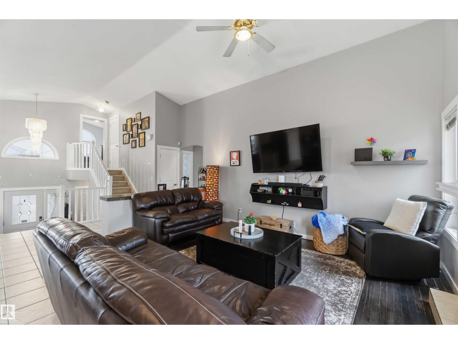 7623 166 AV NW, photo 5 of 39