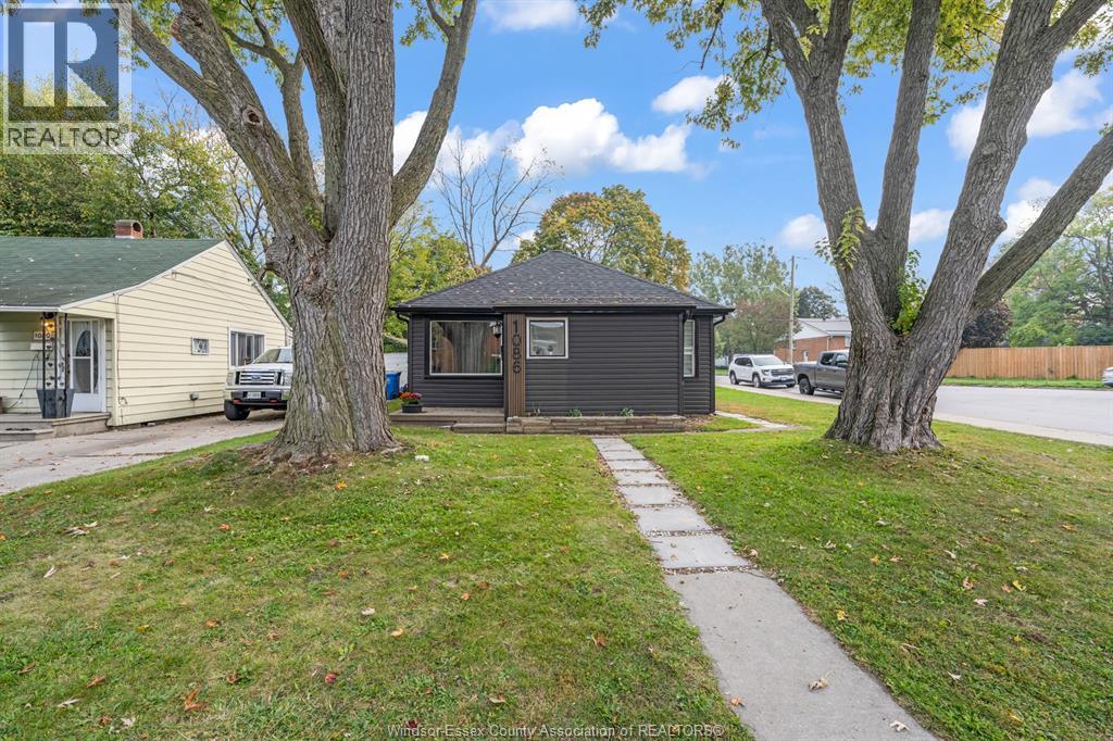 1086 BROCK STREET, Windsor