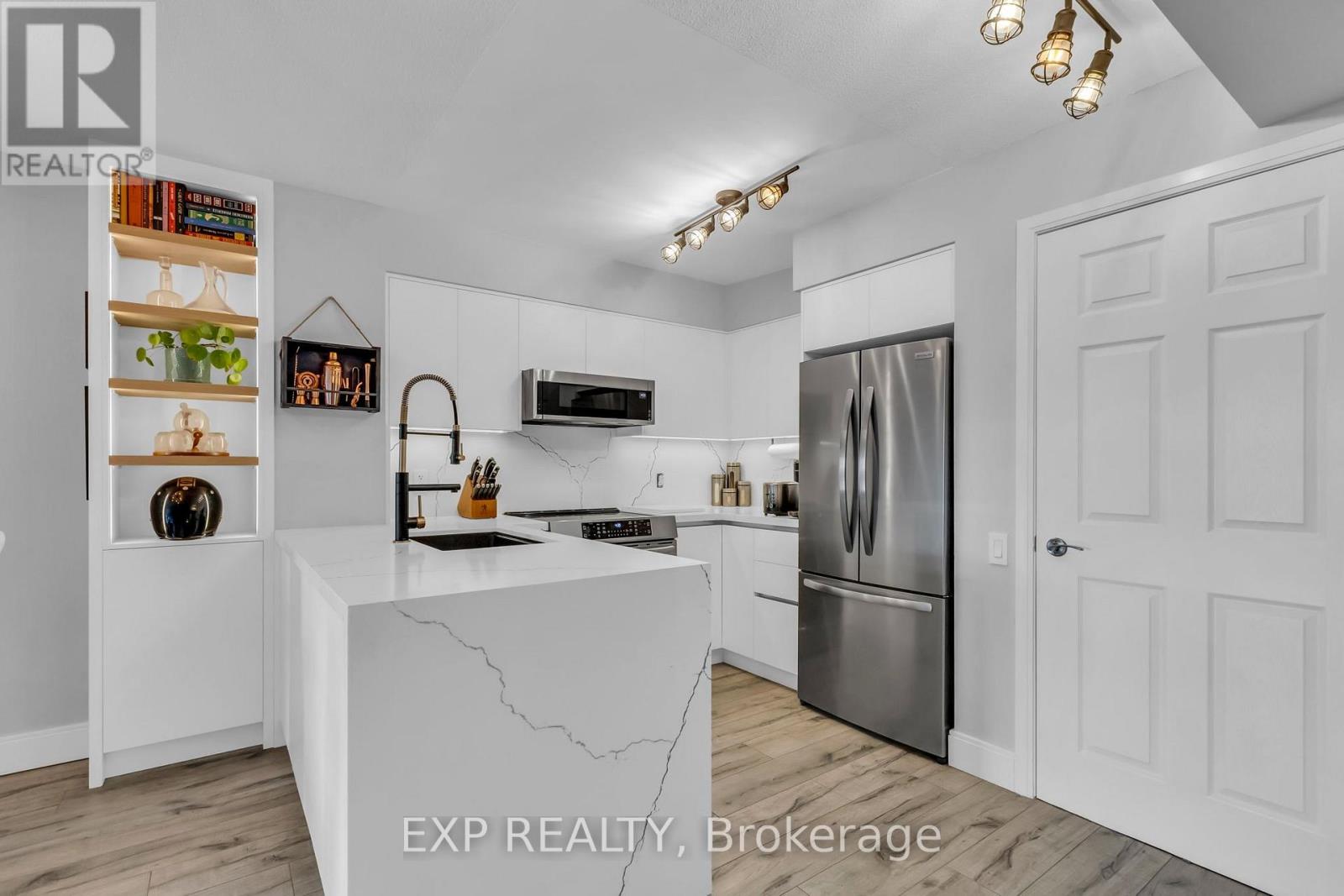 806- 2181 Yonge Street, Toronto, ON photo 13