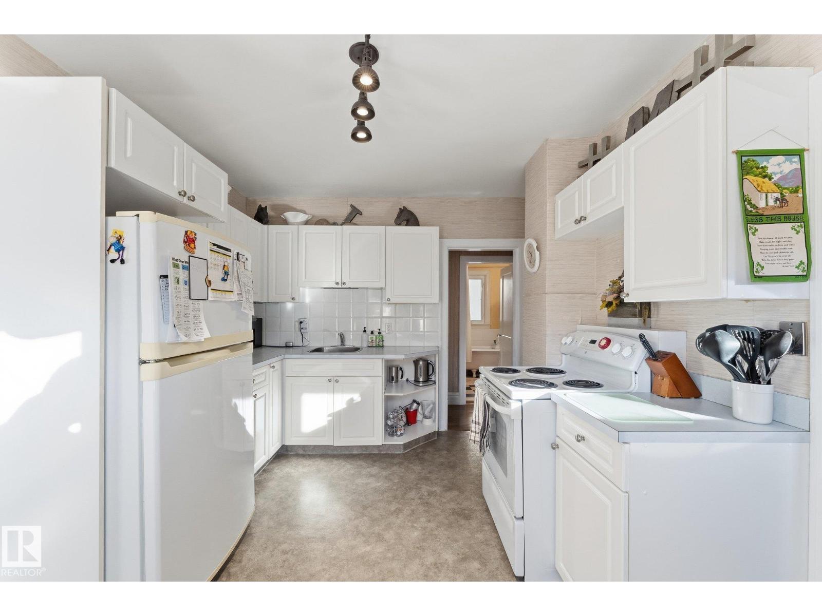 10214 147 ST NW, Edmonton — photo 11