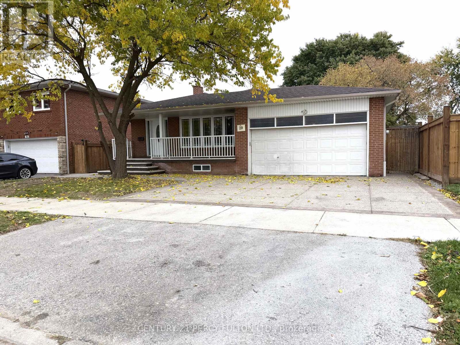 Photo of 29 Lawnmere Crescent