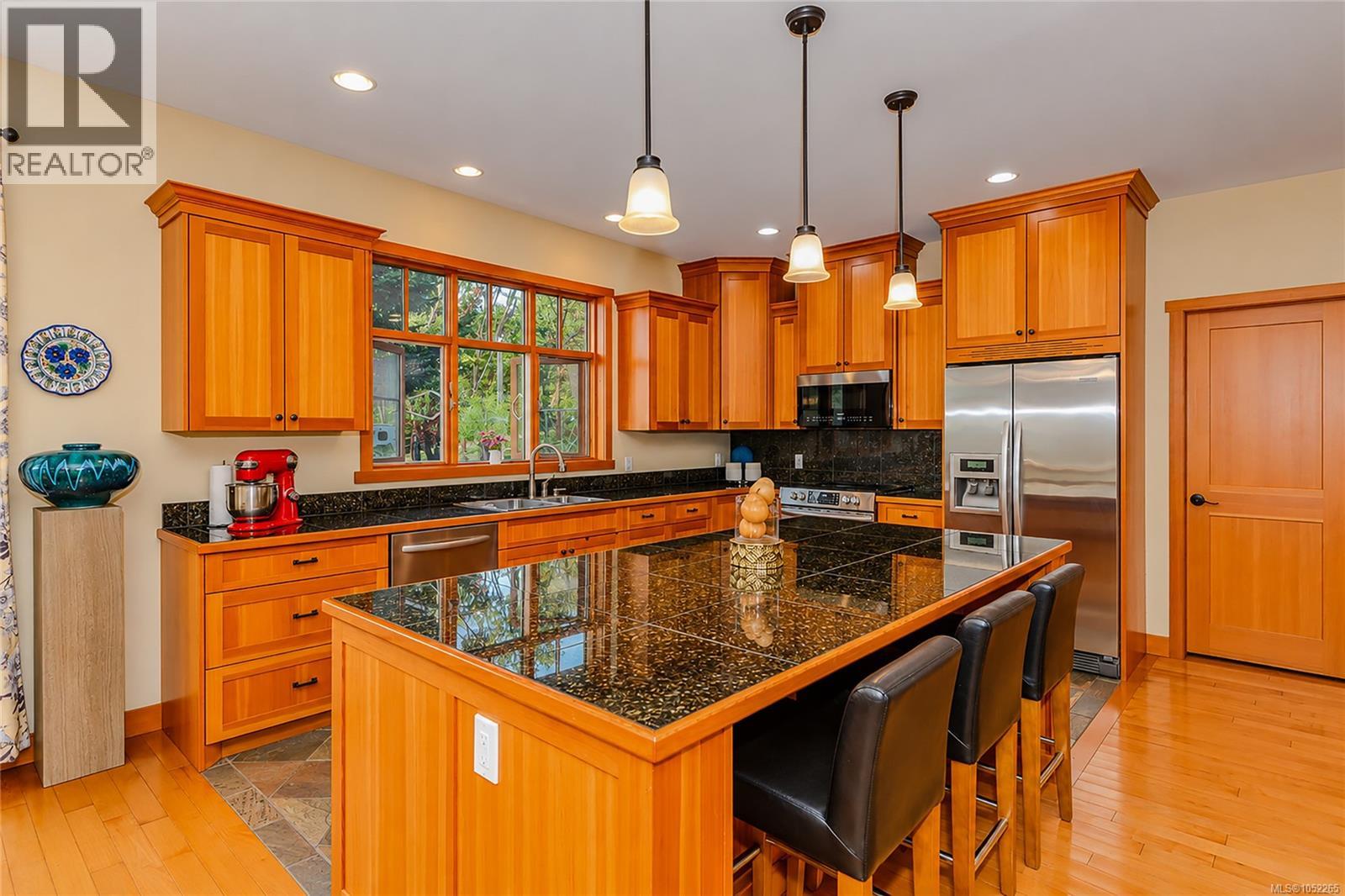  123 Murrelet Place, Salt Spring