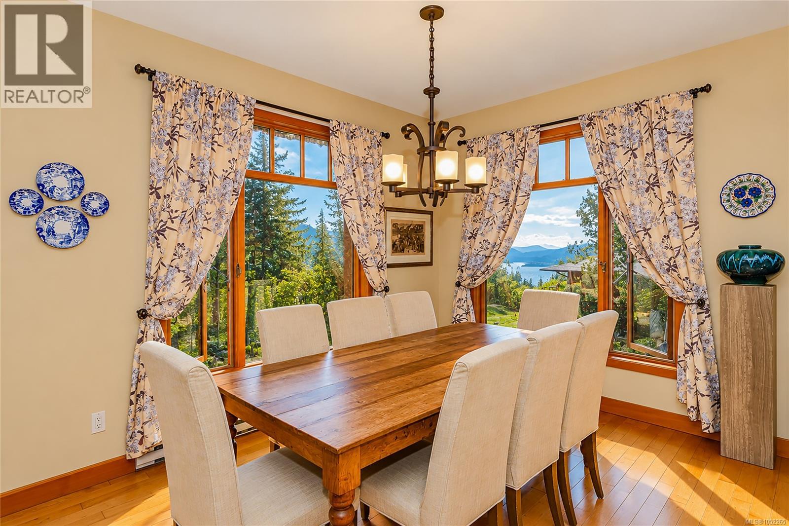  123 Murrelet Place, Salt Spring