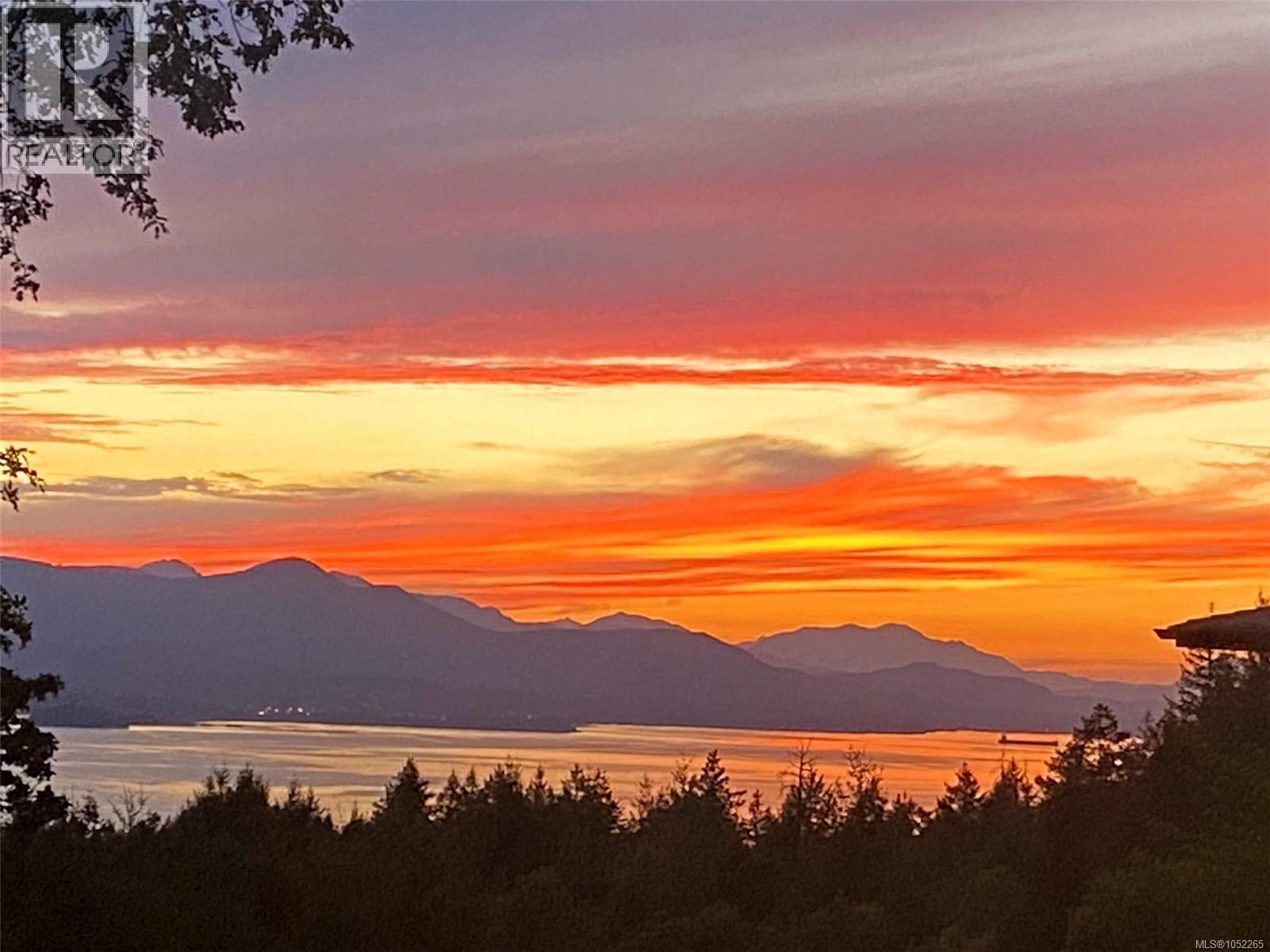 123 Murrelet Place, Salt Spring