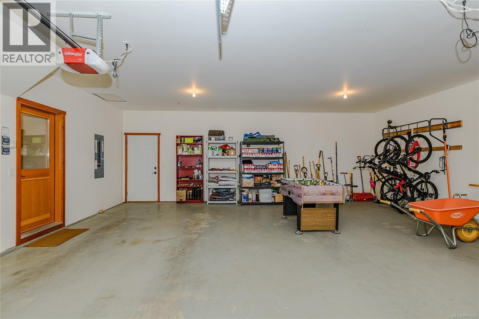  123 Murrelet Place, Salt Spring