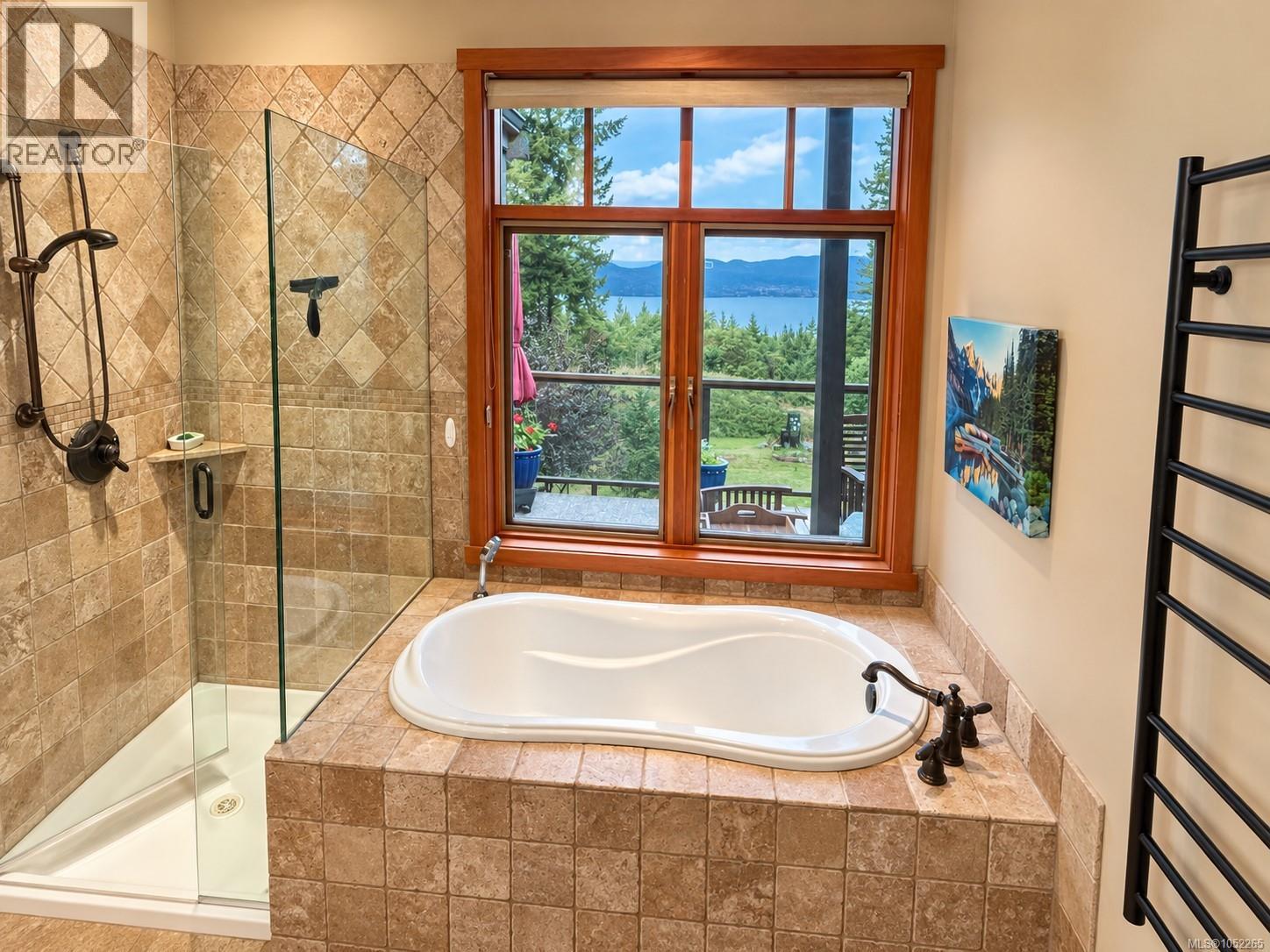  123 Murrelet Place, Salt Spring